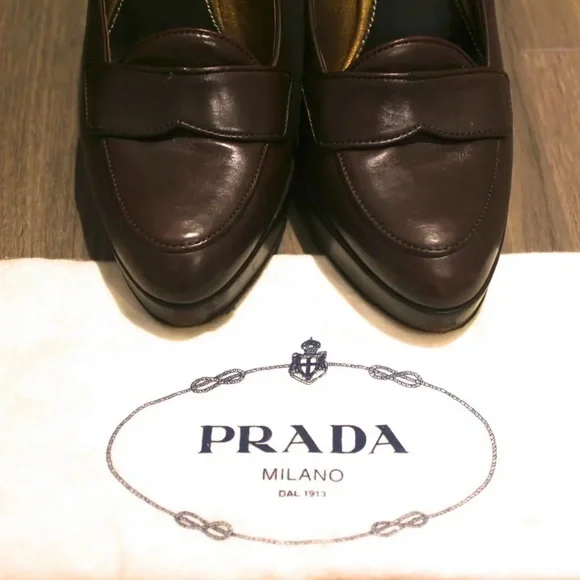 Prada Women's Dark Brown Leather Flats late 1990’s early 2000’s - Picture 2 of 7